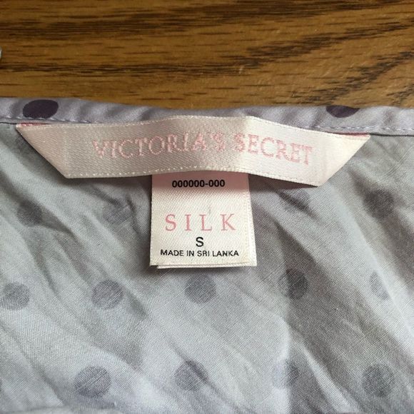Victoria’s Secret Silk Polka Dot Top - Picture 4 of 4